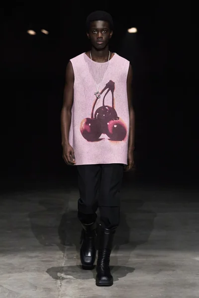 Look 25
